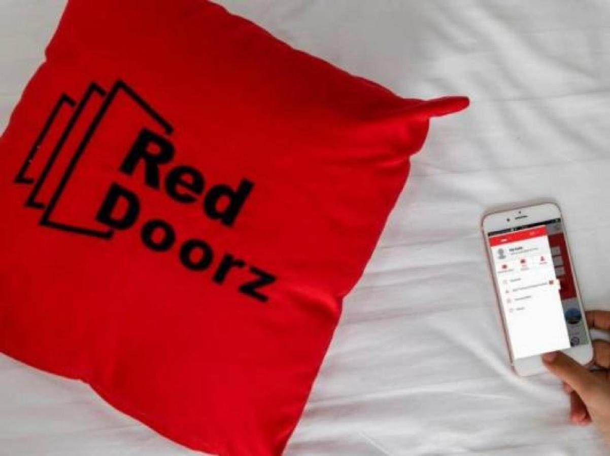 Reddoorz Plus Near Lippo Mall Kemang 2 Hotel Jakarta Exterior photo